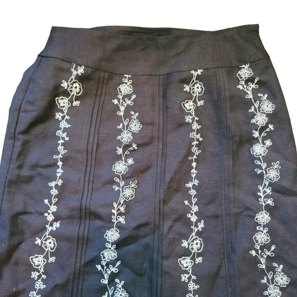 Ann Taylor Loft Black Linen Skirt White Floral Embroidery Pencil Sz 0 JJ3409 - Picture 2 of 5